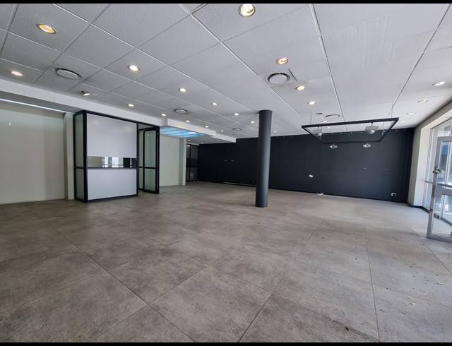2,982M² SHOWROOM TO LET IN SANDTON CENTRAL